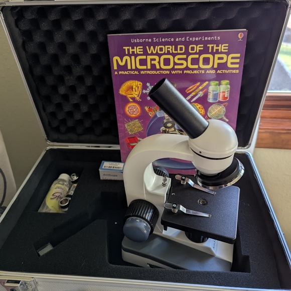 AMSCOPE Microscope - Picture 2 of 6